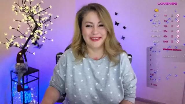 Image 4 of kaassandraa Stream on Chaturbate on 18 months ago