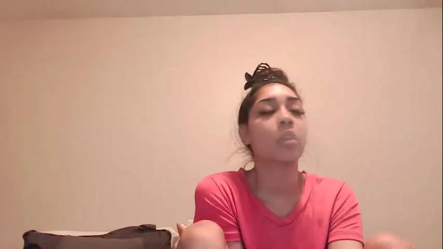Image 4 of kaelagreen Stream on Chaturbate on 16 months ago