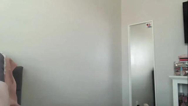 Image 4 of kaelagreen Stream on Chaturbate on 15 months ago