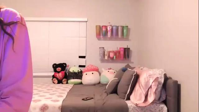 Image 4 of kaelagreen Stream on Chaturbate on 14 months ago