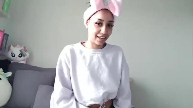 Image 11 of kaelagreen Stream on Chaturbate on 11 months ago