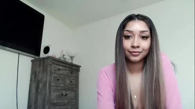 Image 10 of kaelagreen Stream on Chaturbate on 2 months ago