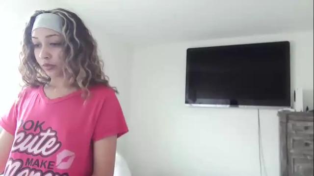 Image 4 of kaelagreen Stream on Chaturbate on 2 months ago