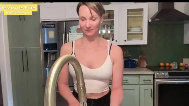 Image 2 of kaileeshy Stream on Chaturbate on 15 months ago