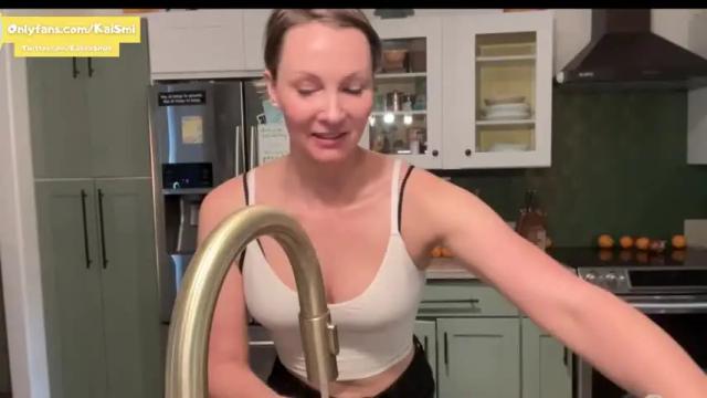 Image 3 of kaileeshy Stream on Chaturbate on 15 months ago