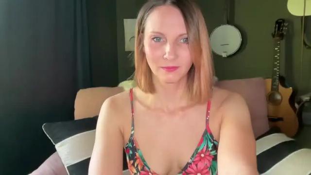 Image 2 of kaileeshy Stream on Chaturbate on 1 month ago