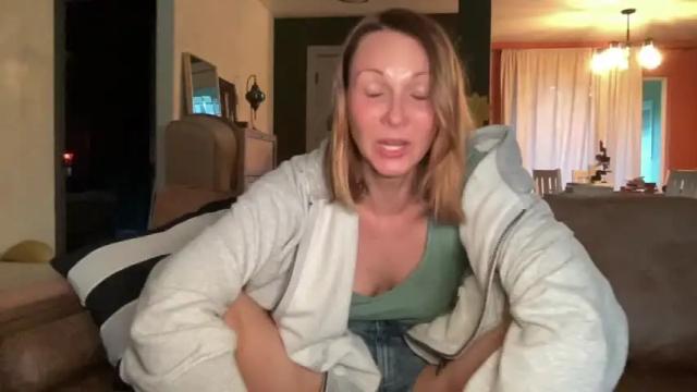 Image 8 of kaileeshy Stream on Chaturbate on 25 days ago