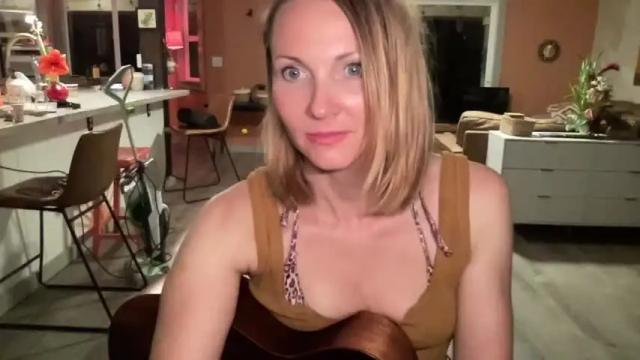 Image 11 of kaileeshy Stream on Chaturbate on 24 days ago