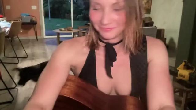 Image 7 of kaileeshy Stream on Chaturbate on 3 days ago