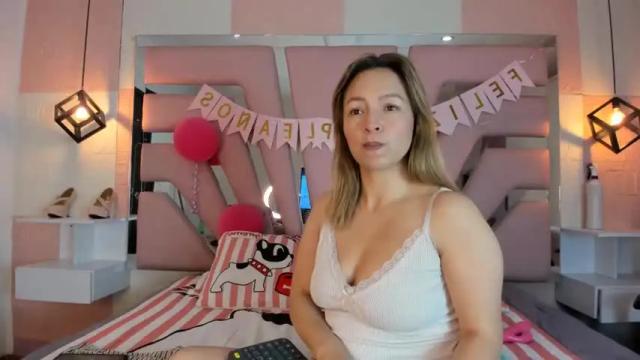 Image 8 of kailywilliams_ Stream on Chaturbate on 16 months ago