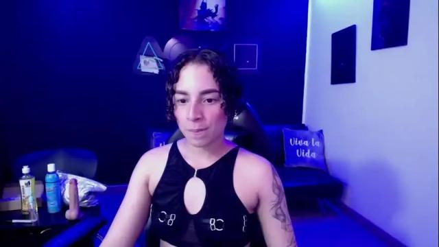 Image 4 of kaira_lopez Stream on Chaturbate on 19 months ago