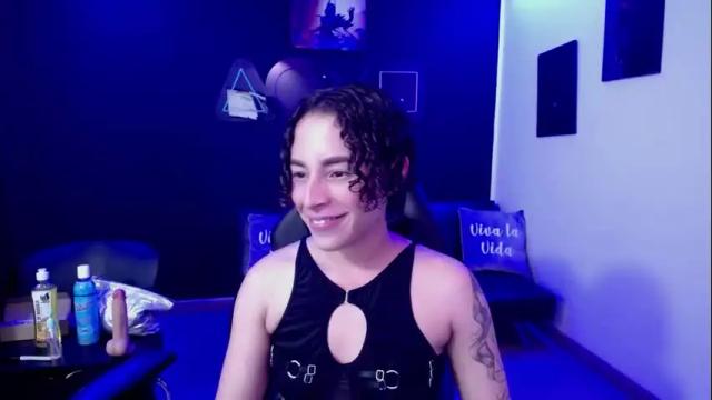 Image 6 of kaira_lopez Stream on Chaturbate on 19 months ago
