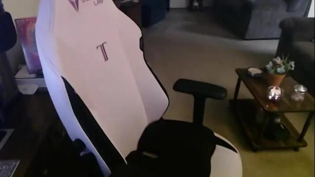 Image 2 of kait331 Stream on Chaturbate on 1 month ago