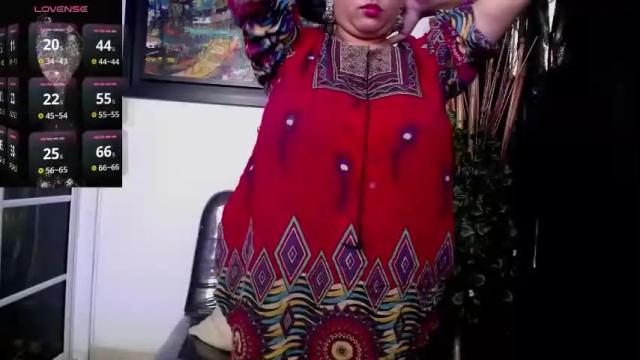 Image 4 of kalpananaisha_ Stream on Chaturbate on 2 months ago