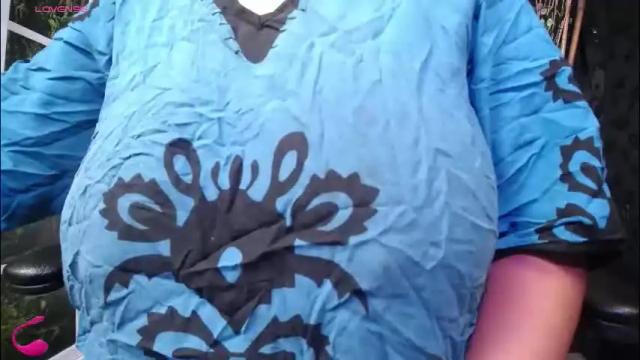 Image 4 of kalpananaisha_ Stream on Chaturbate on 1 month ago