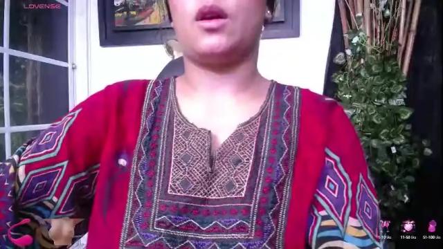 Image 12 of kalpananaisha_ Stream on Chaturbate on 1 month ago