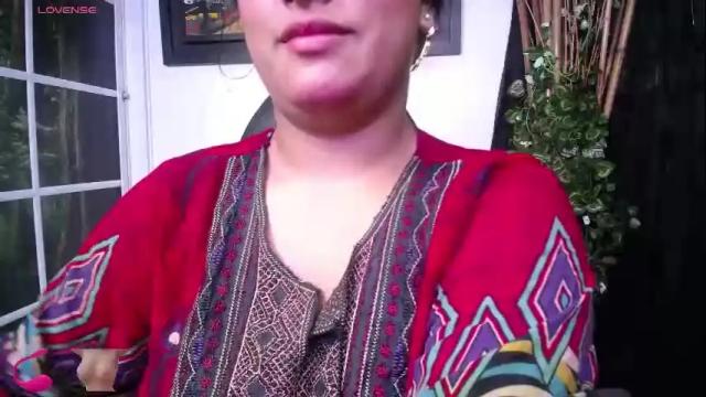 Image 6 of kalpananaisha_ Stream on Chaturbate on 1 month ago