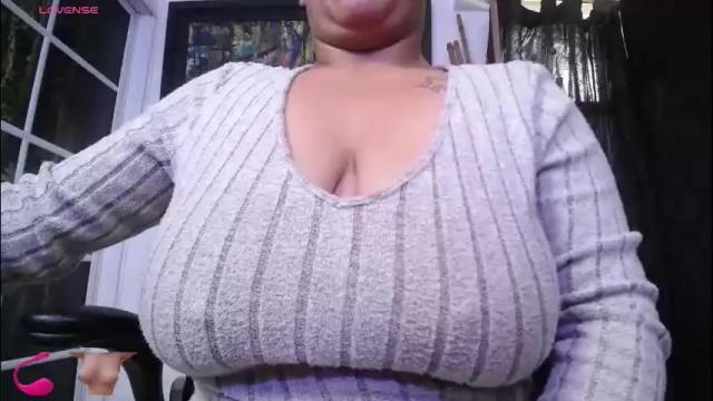 Image 8 of kalpananaisha_ Stream on Chaturbate on 21 days ago