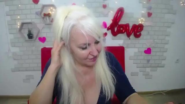 Image 11 of kamaliasim Stream on Chaturbate on 16 months ago
