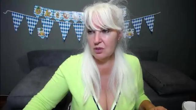 Image 3 of kamaliasim Stream on Chaturbate on 24 days ago