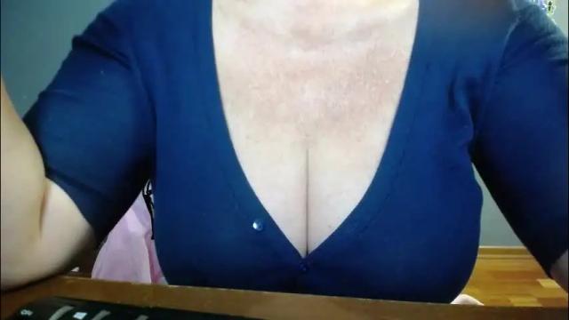 Image 4 of kamaliasim Stream on Chaturbate on 22 hours ago
