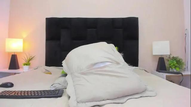 Image 12 of kamell_x26 Stream on Chaturbate on 24 days ago