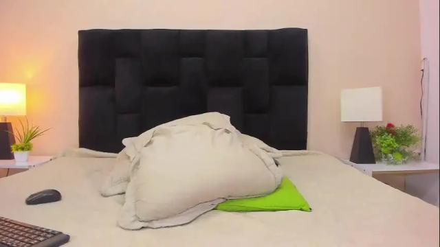 Image 2 of kamell_x26 Stream on Chaturbate on 23 days ago