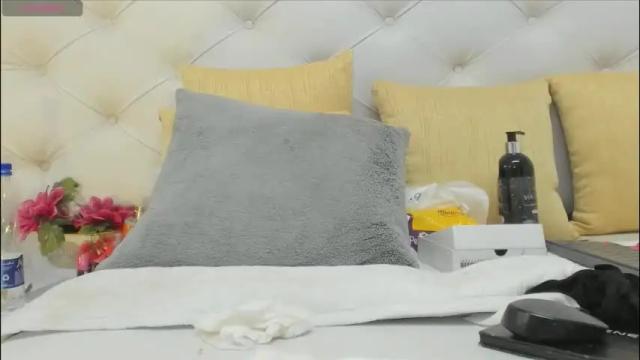 Image 7 of kamila_arias Stream on Chaturbate on 1 month ago