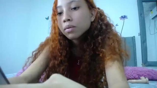 Image 3 of kamila_hot33 Stream on Chaturbate on 19 months ago