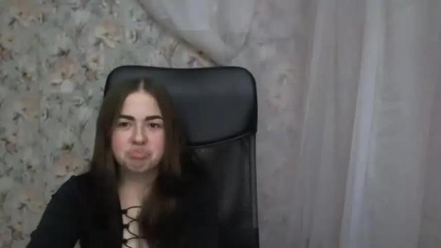 Image 3 of kamillahott Stream on Chaturbate on 19 months ago