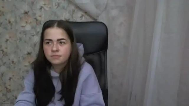 Image 3 of kamillahott Stream on Chaturbate on 19 months ago