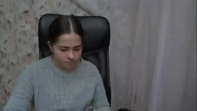 Image 3 of kamillahott Stream on Chaturbate on 19 months ago