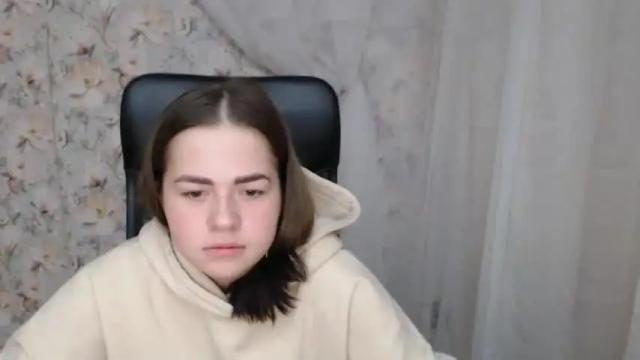 Image 2 of kamillahott Stream on Chaturbate on 18 months ago