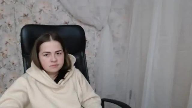 Image 3 of kamillahott Stream on Chaturbate on 18 months ago