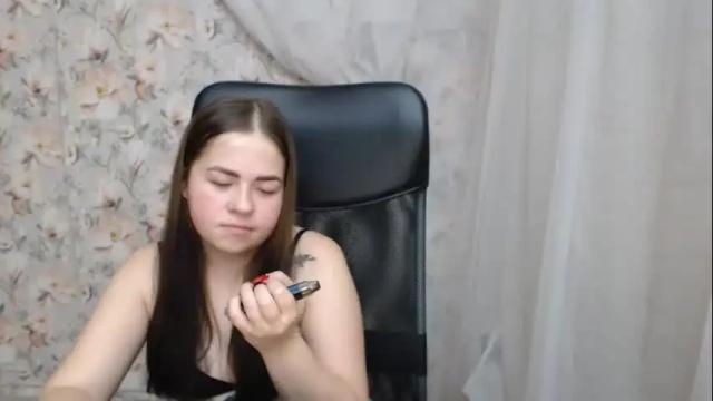 Image 8 of kamillahott Stream on Chaturbate on 18 months ago