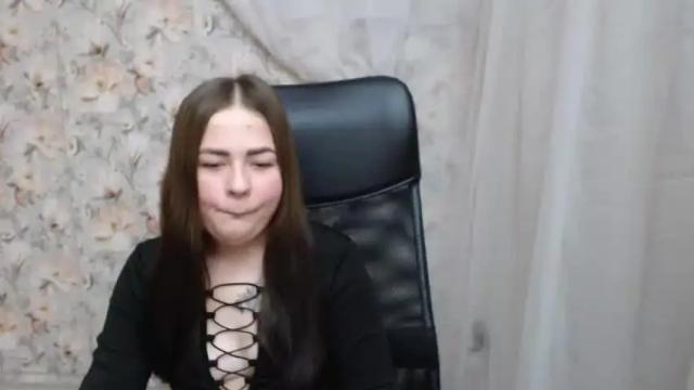 Image 3 of kamillahott Stream on Chaturbate on 18 months ago