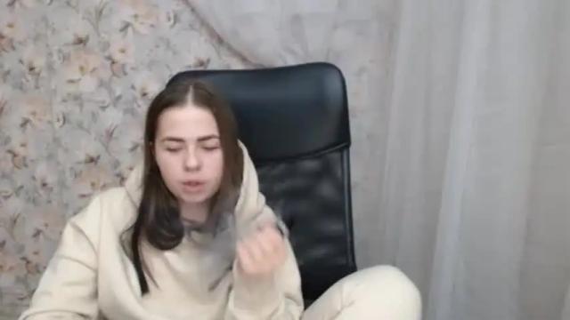 Image 10 of kamillahott Stream on Chaturbate on 18 months ago