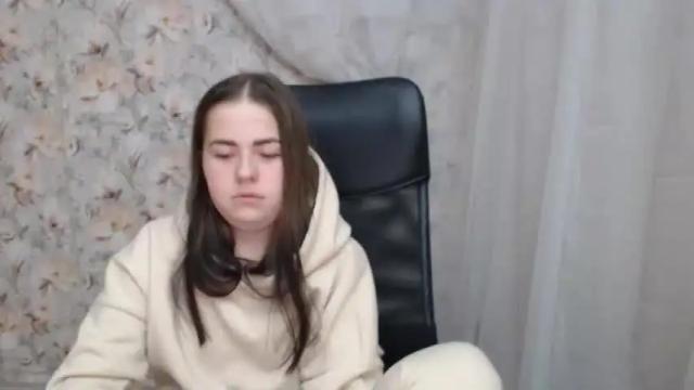 Image 11 of kamillahott Stream on Chaturbate on 18 months ago