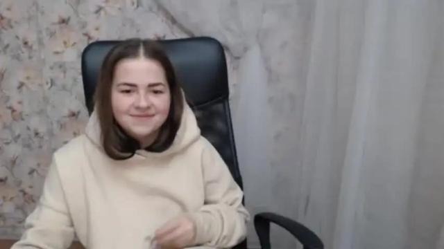 Image 3 of kamillahott Stream on Chaturbate on 18 months ago