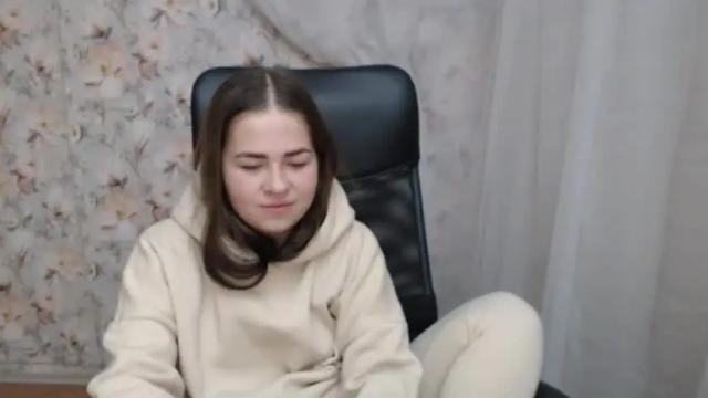 Image 4 of kamillahott Stream on Chaturbate on 18 months ago