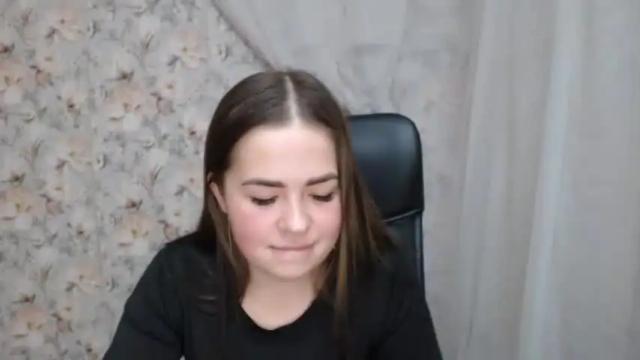 Image 10 of kamillahott Stream on Chaturbate on 17 months ago