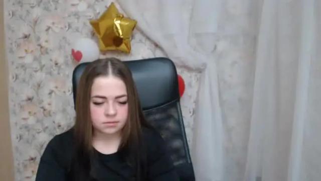 Image 12 of kamillahott Stream on Chaturbate on 16 months ago