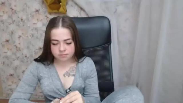 Image 7 of kamillahott Stream on Chaturbate on 16 months ago