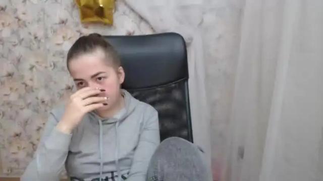Image 10 of kamillahott Stream on Chaturbate on 16 months ago