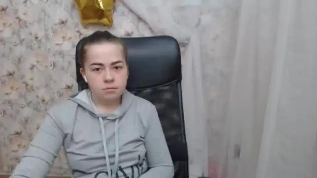 Image 3 of kamillahott Stream on Chaturbate on 16 months ago