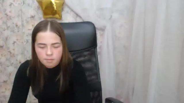 Image 11 of kamillahott Stream on Chaturbate on 16 months ago