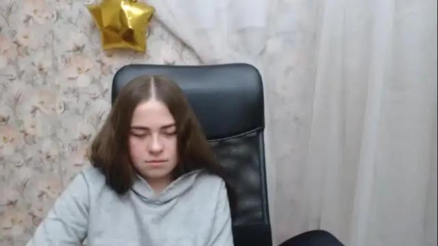 Image 3 of kamillahott Stream on Chaturbate on 16 months ago