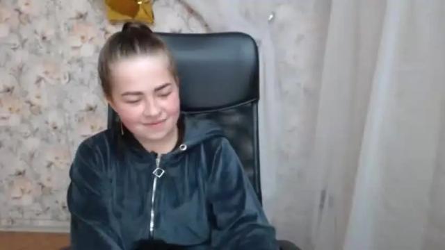 Image 10 of kamillahott Stream on Chaturbate on 15 months ago