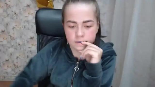 Image 2 of kamillahott Stream on Chaturbate on 15 months ago