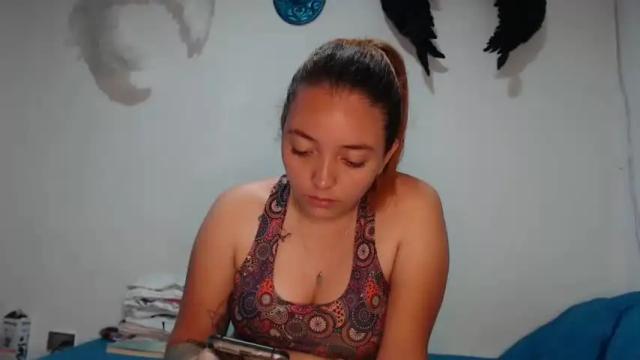 Image 2 of kammy_cami Stream on Chaturbate on 16 months ago